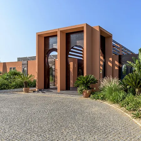 Semesteranläggning (resort) Amendoeira Golf 4*