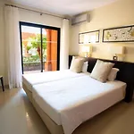 منتجع Amendoeira Golf 4*
