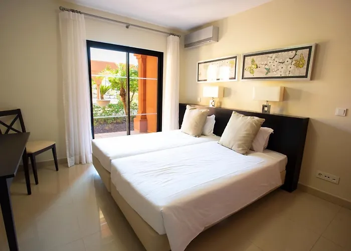 אתר נופש Amendoeira Golf 4*