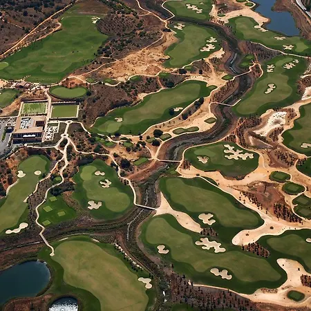 منتجع Amendoeira Golf